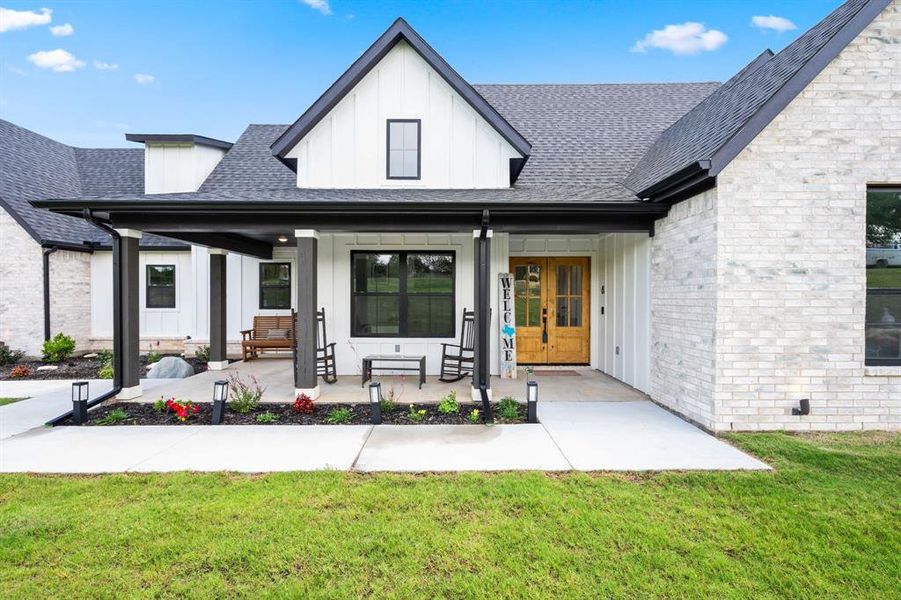 Exterior details and patio area of a home in , Bluff Dale (Image 20).