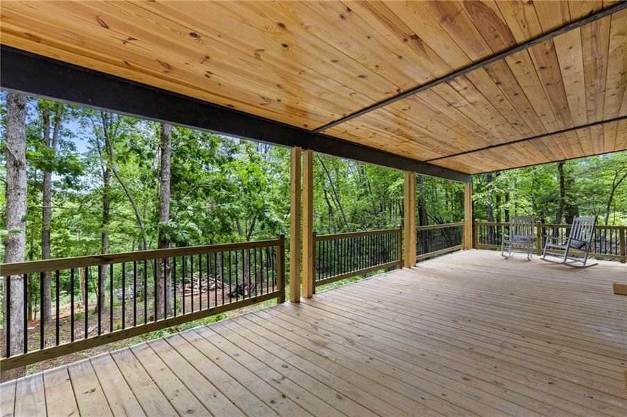 Exterior details and patio area of a home in , McCaysville (Image 3).