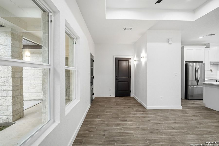 Spacious, unfurnished interior of a new home in , Lytle (Image 14).