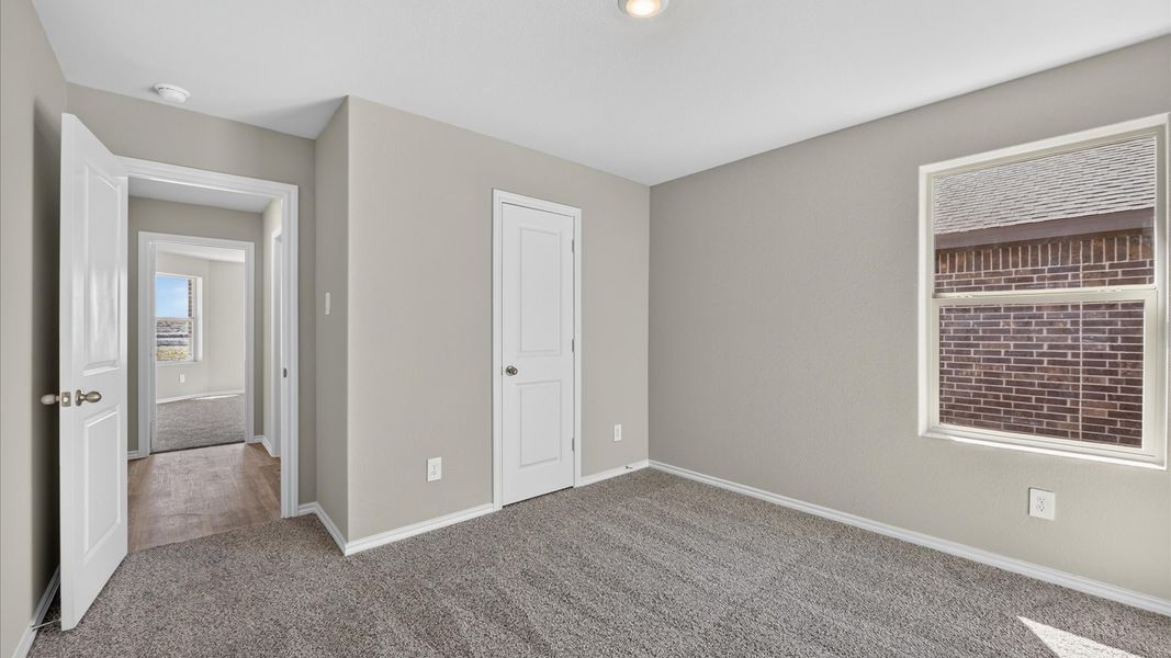Spacious, unfurnished interior of a new home in The Hills at Reunion, Newark (Image 33).