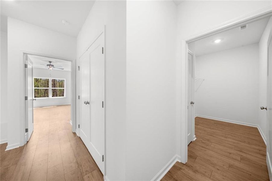 Spacious, unfurnished interior of a new home in , Gainesville (Image 19).