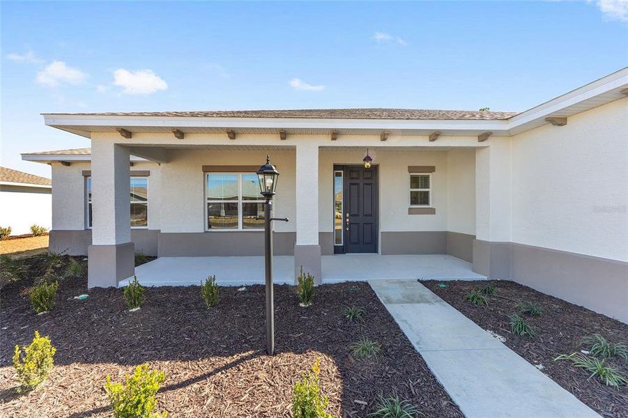 Exterior details and patio area of a home in , Ocala (Image 19).