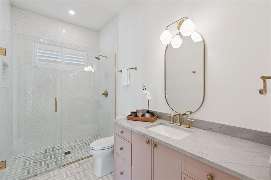 Furnished interior view inside a new home in , Orlando (Image 15).