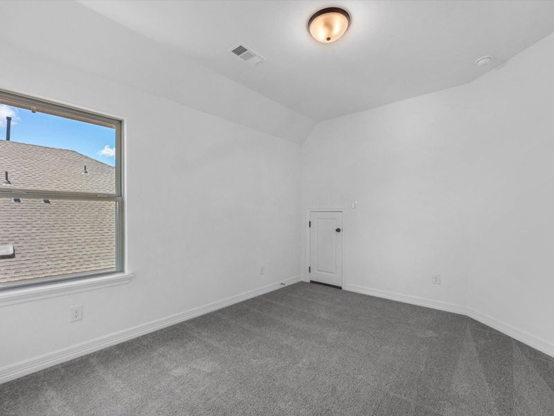 Spacious, unfurnished interior of a new home in Sunterra Lakes, Brookshire (Image 24). Spacious, unfurnished interior of a new home in Sunterra Lakes, Brookshire (Image 24).