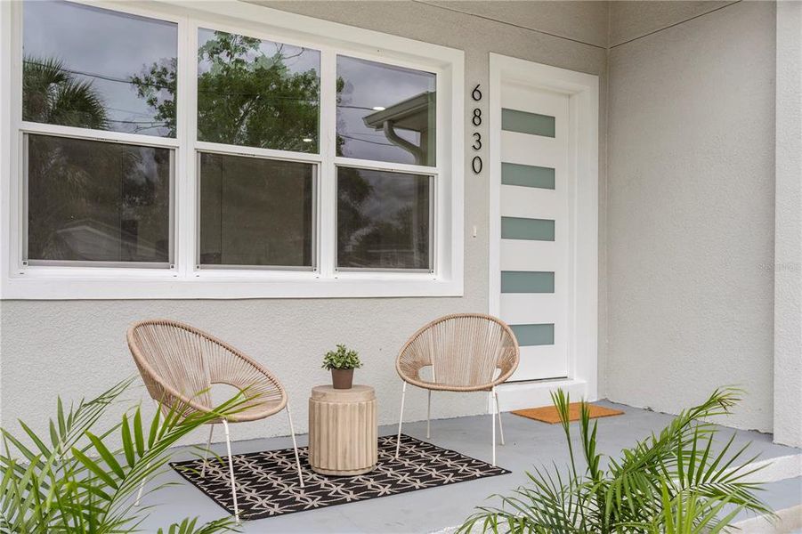 Exterior details and patio area of a home in , Tampa (Image 4).