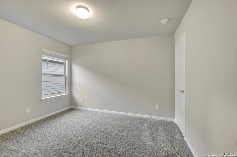 Spacious, unfurnished interior of a new home in Park Place, New Braunfels (Image 35).
