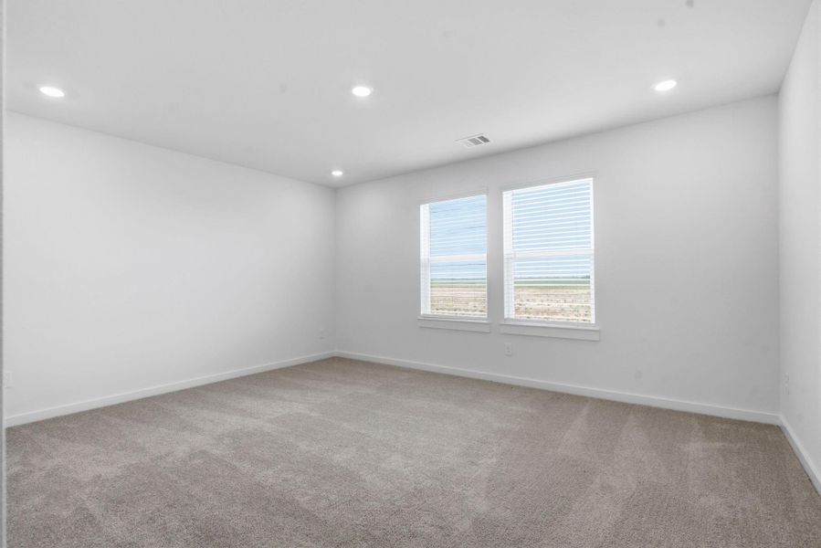Spacious, unfurnished interior of a new home in , Rosharon (Image 42).