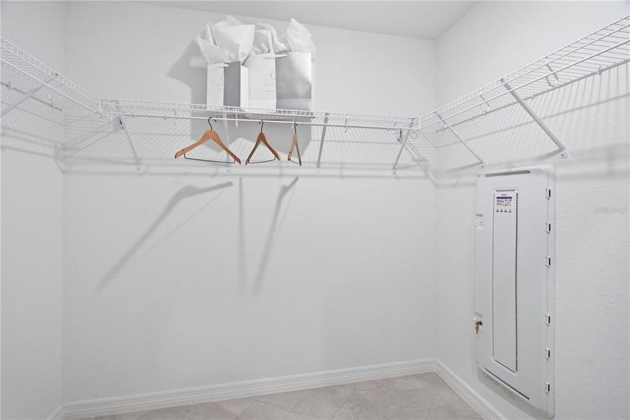 Spacious, unfurnished interior of a new home in , Lakewood Ranch (Image 21).