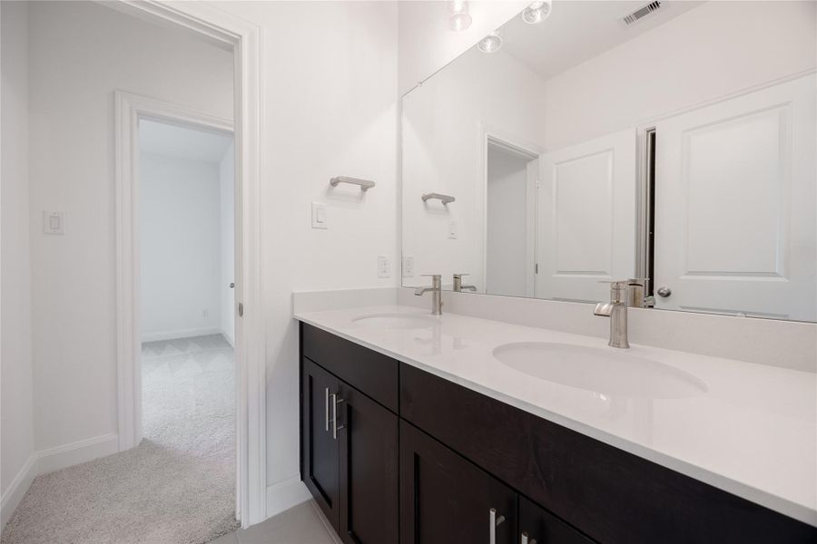 Image 16 of a home in Sunterra. Image 16 of a home in Sunterra.