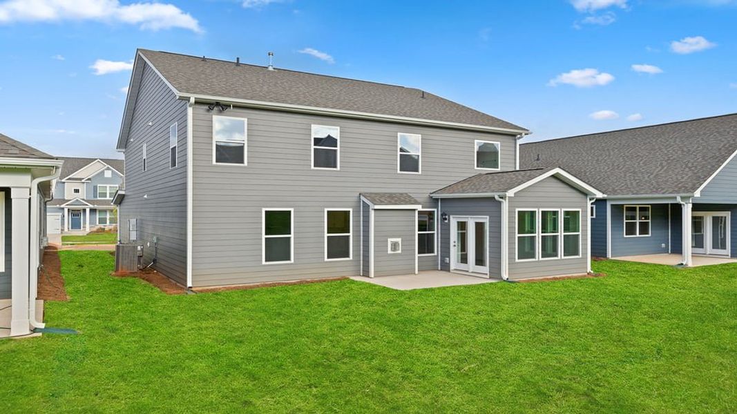 Representative exterior details of a home built from the Hampshire by D.R. Horton in Harrison Valley, Simpsonville (Image 4).