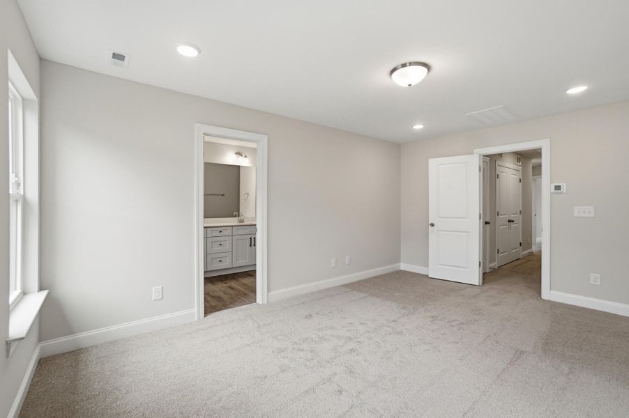 Spacious, unfurnished interior of a new home in Harrisburg Village Townhomes, Harrisburg (Image 30).