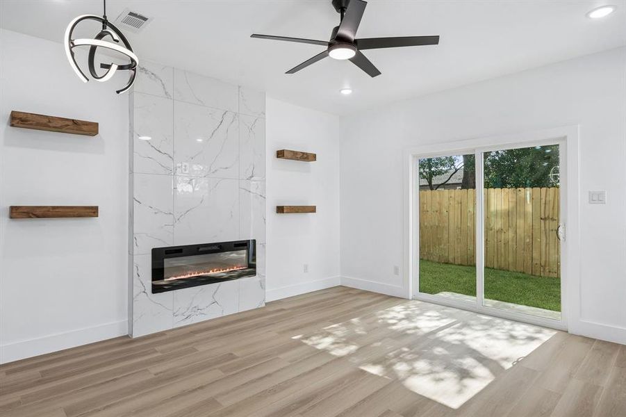 Spacious, unfurnished interior of a new home in , Dallas (Image 17).