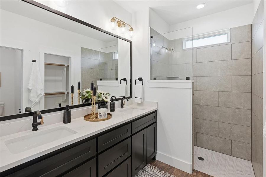 Furnished interior view inside a new home in , Tolar (Image 11).