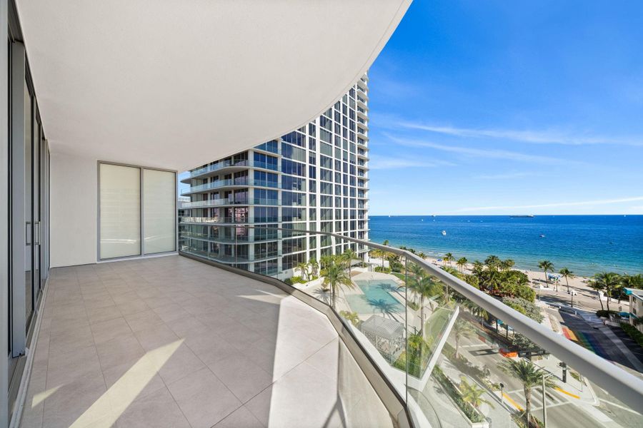 Condo located in Fort Lauderdale, FL showcasing its design and architecture (Image 41).