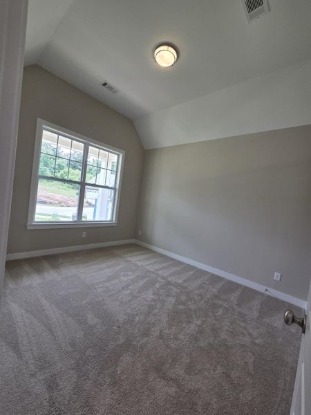 Spacious, unfurnished interior of a new home in Twin Oaks, Oakland (Image 14).