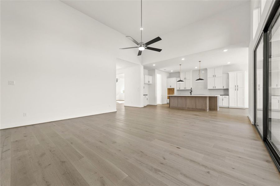 Representative image. Features, specifications, selections and colors may vary. Representative image. Features, specifications, selections and colors may vary.