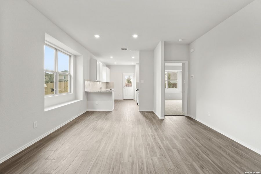 Spacious, unfurnished interior of a new home in Blue Ridge Ranch, San Antonio (Image 12). Spacious, unfurnished interior of a new home in Blue Ridge Ranch, San Antonio (Image 12).