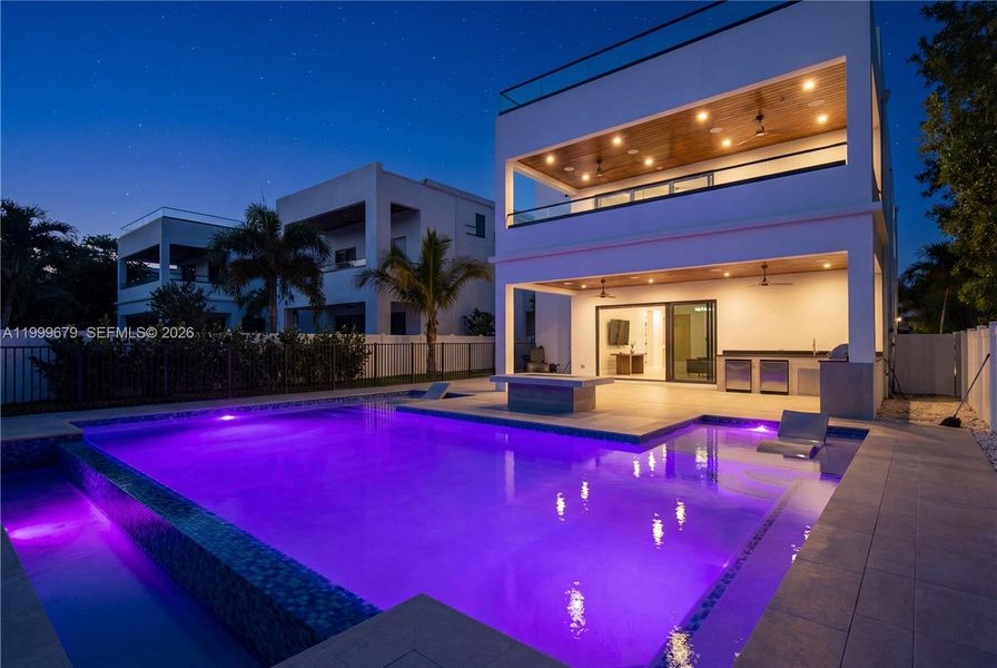 Exterior details and patio area of a home in , Fort Lauderdale (Image 31).