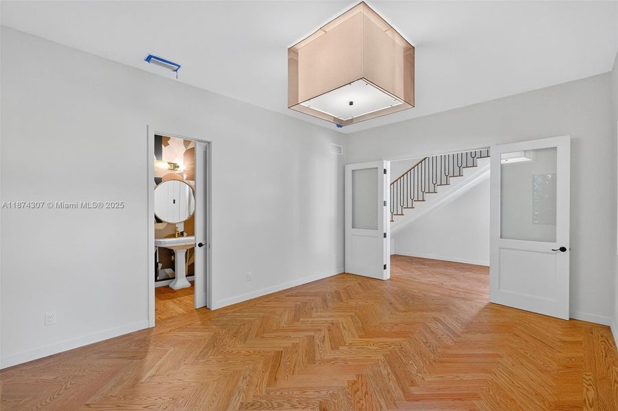 Spacious, unfurnished interior of a new home in , Miami (Image 38).