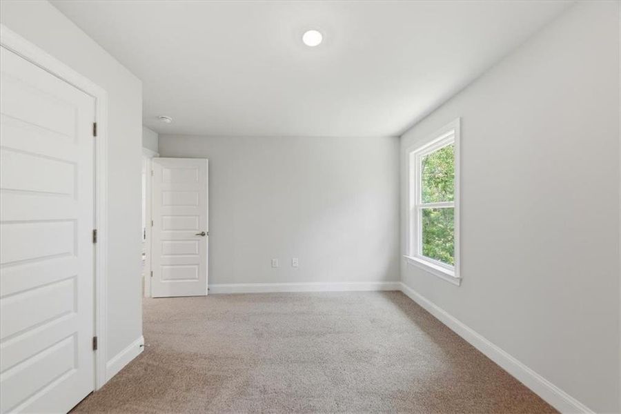 Spacious, unfurnished interior of a new home in Tuscany Hills, Douglasville (Image 31).