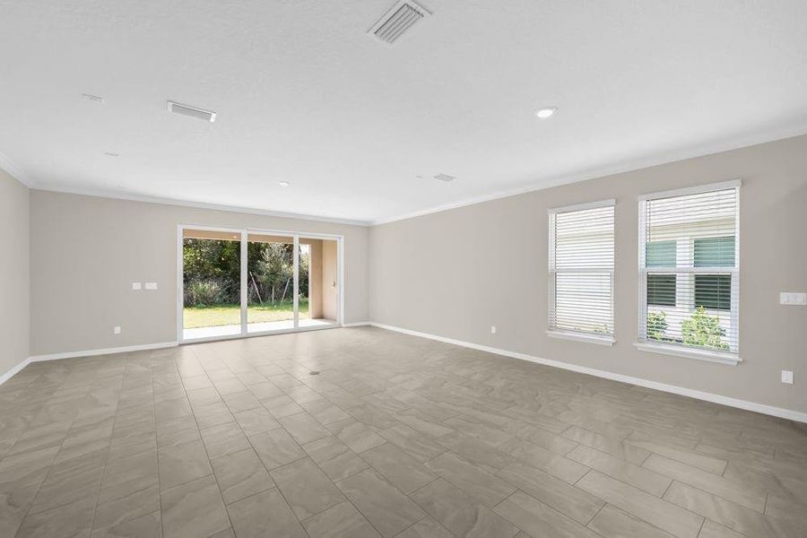 621 SE Ranch Oak Circle ~ Ready Now