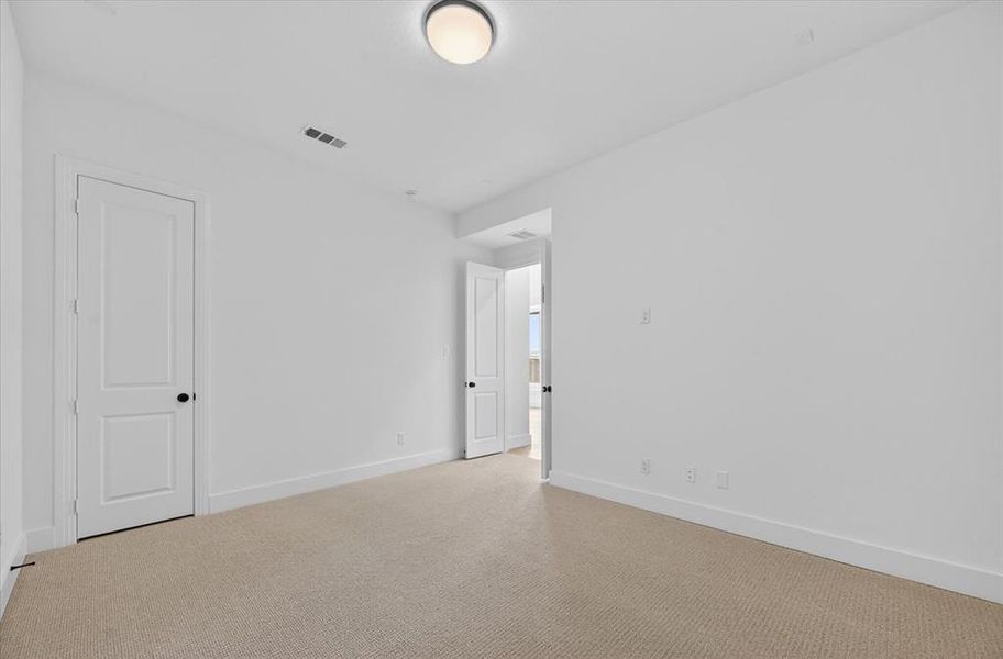 Spacious, unfurnished interior of a new home in Cambridge Crossing, Celina (Image 23).