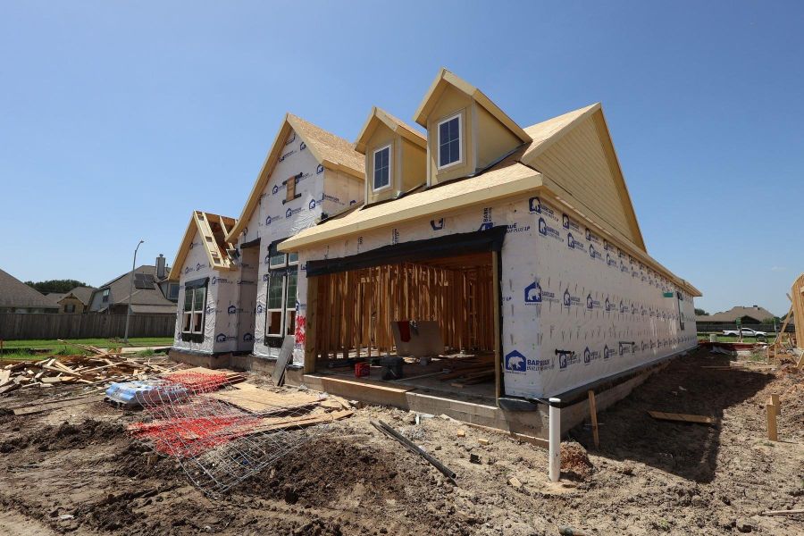 One story home with 4 bedrooms, 3.5 baths, and 3 car tandem garage. One story home with 4 bedrooms, 3.5 baths, and 3 car tandem garage.