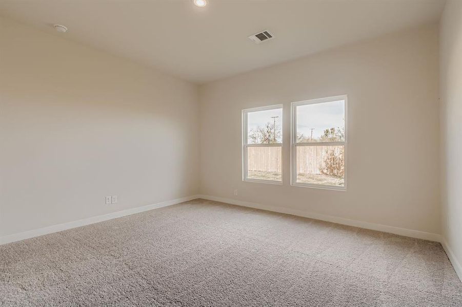 Spacious, unfurnished interior of a new home in MiraVerde, Crowley (Image 26).