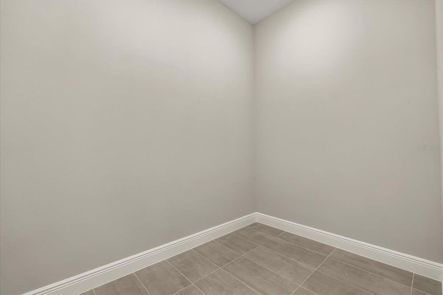 Spacious, unfurnished interior of a new home in , Lake Alfred (Image 20).