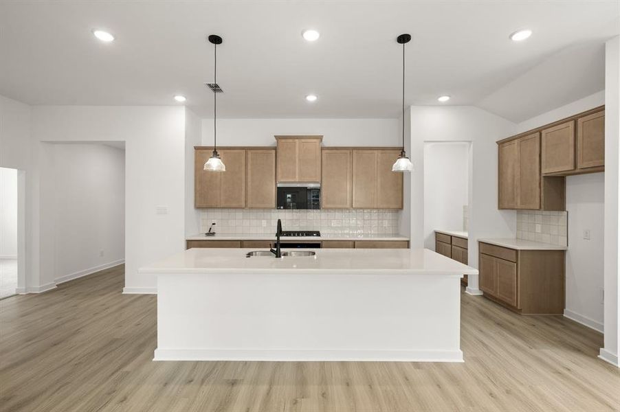 6921 Freight Train- Kitchen-1