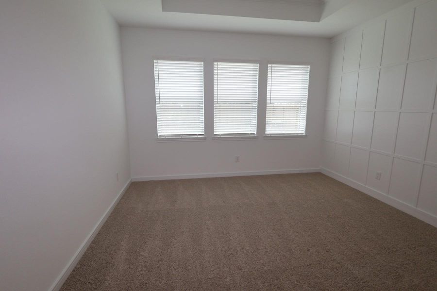 Spacious primary suite