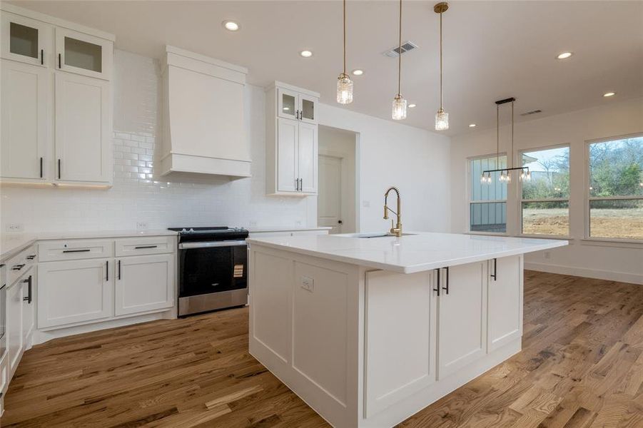 Furnished interior view inside a new home in , Cleburne (Image 6).