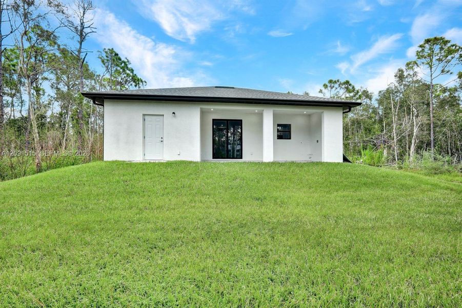 Exterior details and patio area of a home in , Punta Gorda (Image 20).
