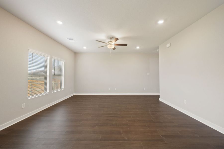4br New Home in Elgin, TX.  - Slide 15
