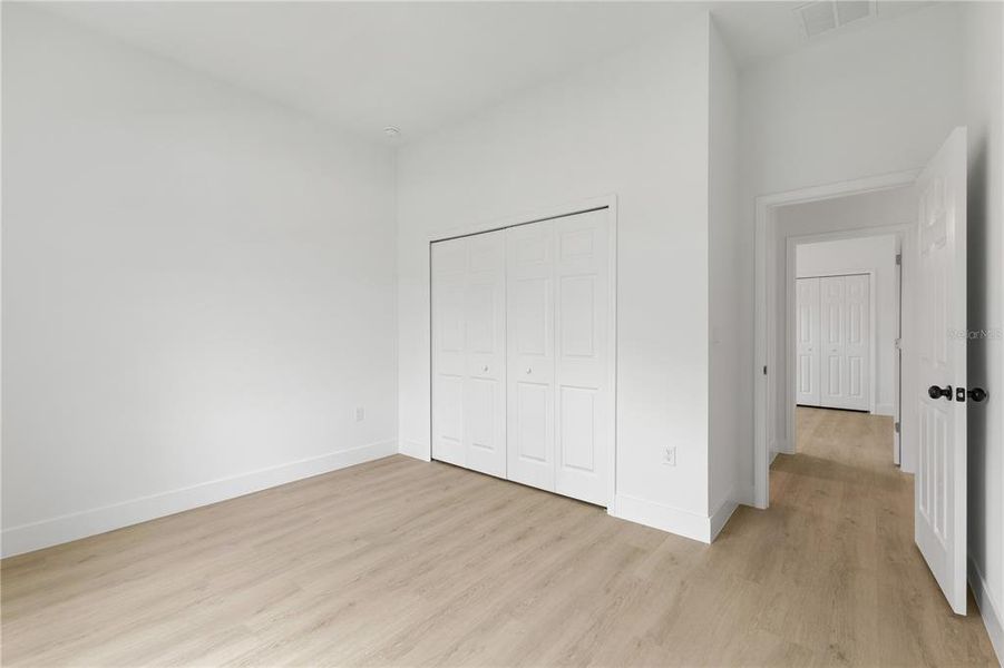 Spacious, unfurnished interior of a new home in , Ocala (Image 21).