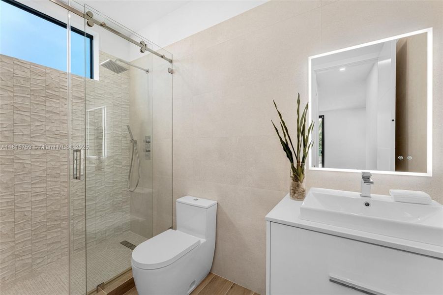 Furnished interior view inside a new home in , Pinecrest (Image 15).