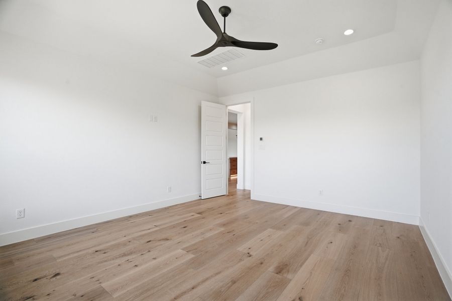 Spacious, unfurnished interior of a new home in Summit Ranch, Aledo (Image 42).