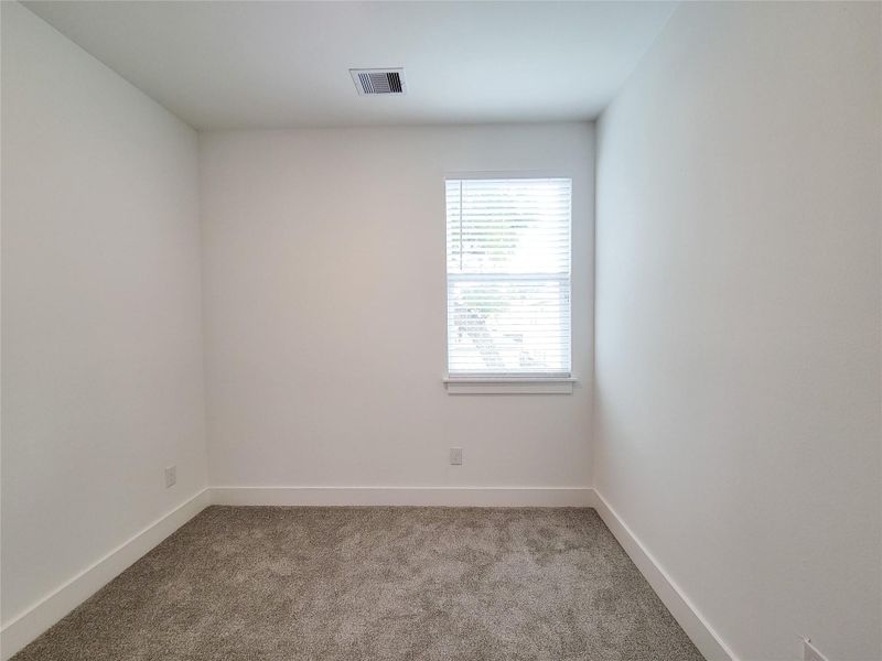 Spacious, unfurnished interior of a new home in , Houston (Image 48).