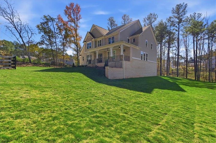 Exterior details and patio area of a home in Ford Landing, Acworth (Image 35).