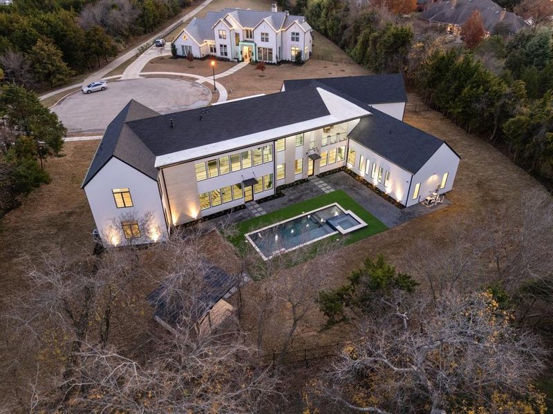 Birds eye view of property