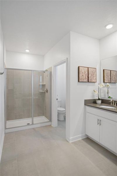 Furnished interior view inside a new home in , Davenport (Image 33).