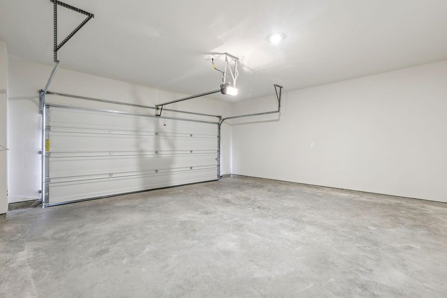 Spacious, unfurnished interior of a new home in Pinewood Trails - City Series, Atascocita (Image 25).