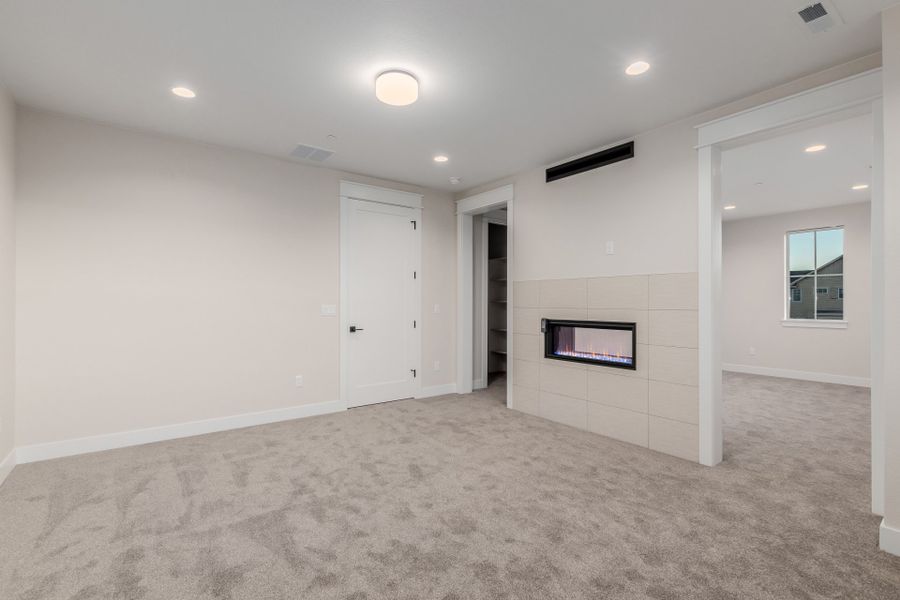 Representative unfurnished interior of a home built from the Luxe by Scott Felder Homes in Westerly, Erie (Image 34).