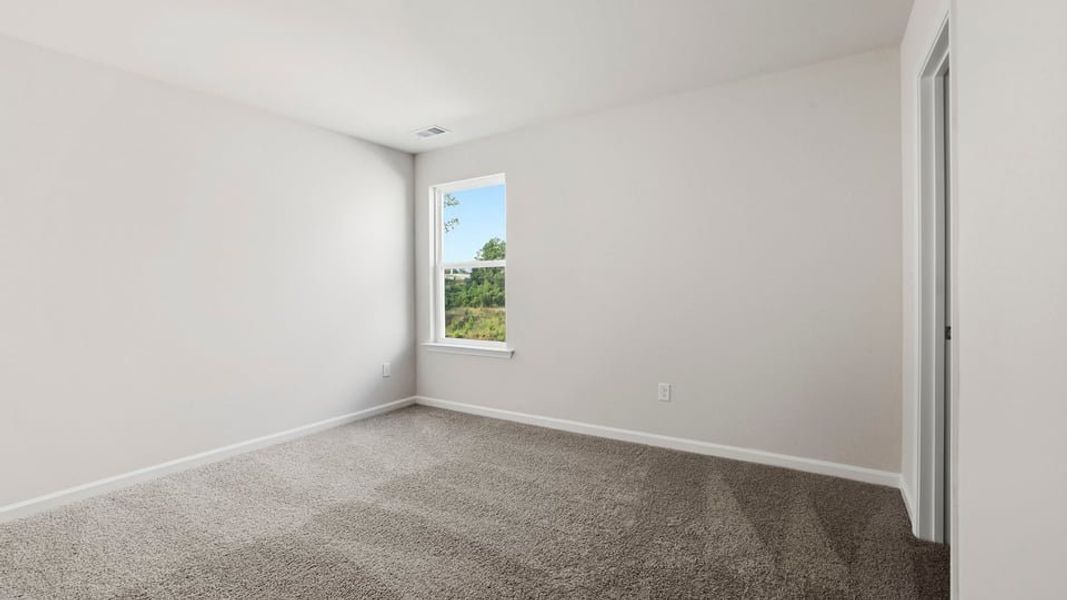 Spacious, unfurnished interior of a new home in Hunters Ridge, Woodruff (Image 34).