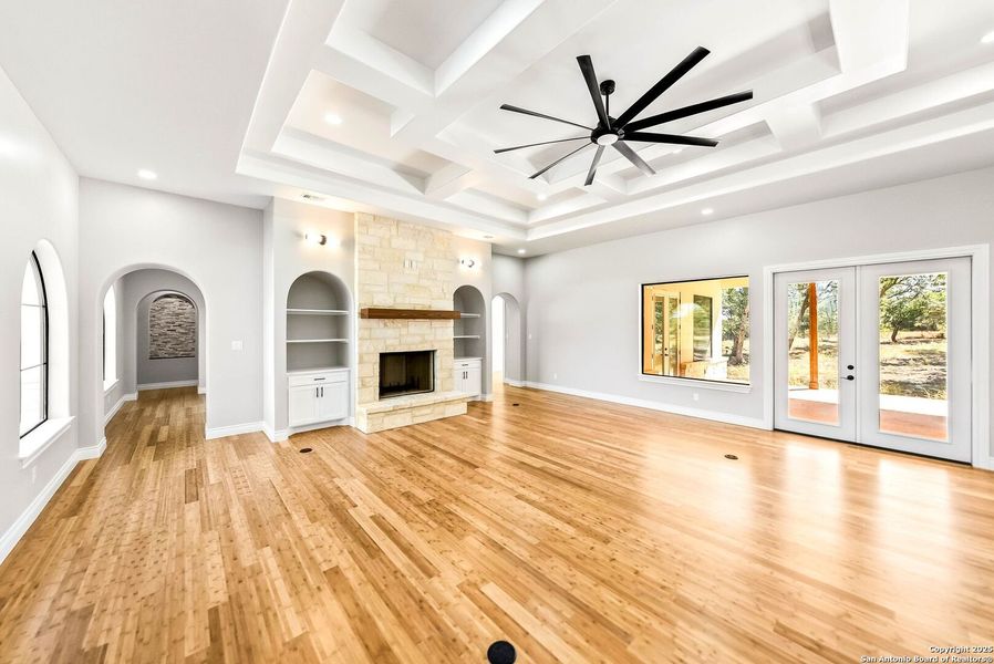 Spacious, unfurnished interior of a new home in , New Braunfels (Image 28).