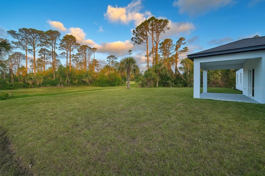 Exterior details and patio area of a home in , North Port (Image 3).