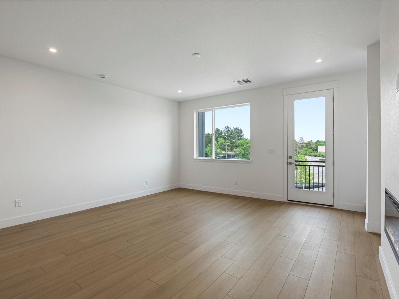 Spacious, unfurnished interior of a new home in Ascent at Inverness, Englewood (Image 17).