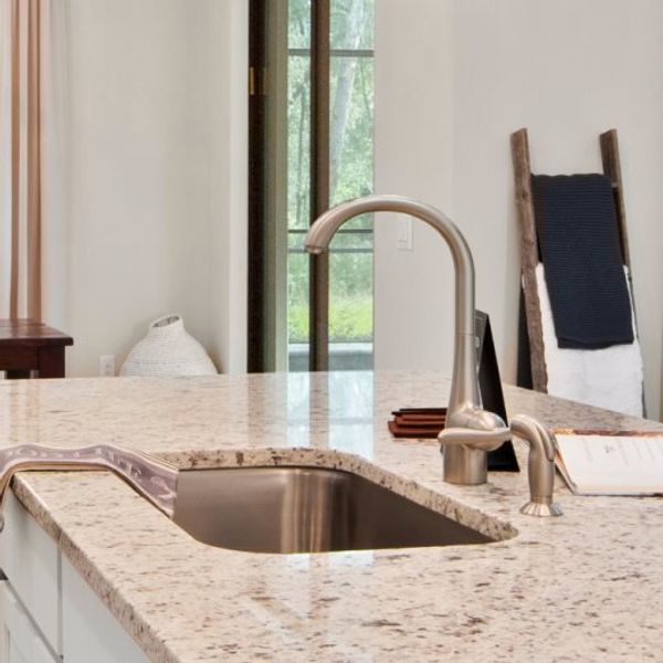 Lorraine-Lakes Manor Homes Sorrento Kitchen