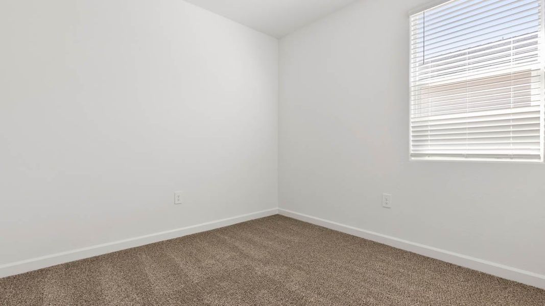 Spacious, unfurnished interior of a new home in Sorrento, Maricopa (Image 25).