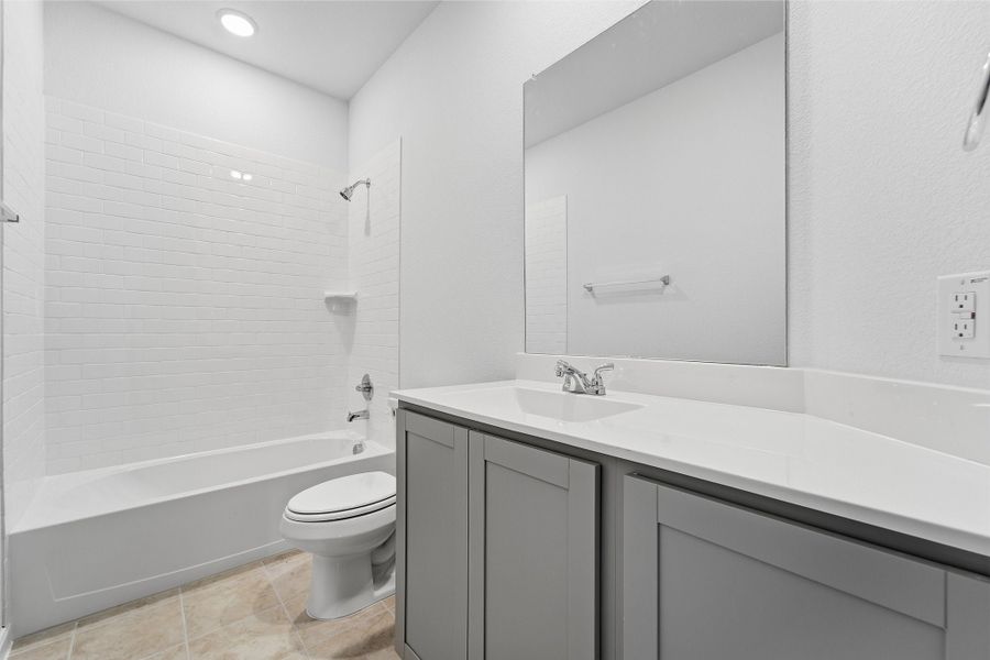 Furnished interior view inside a new home in Saddlebrook Estates, Waxahachie (Image 12).